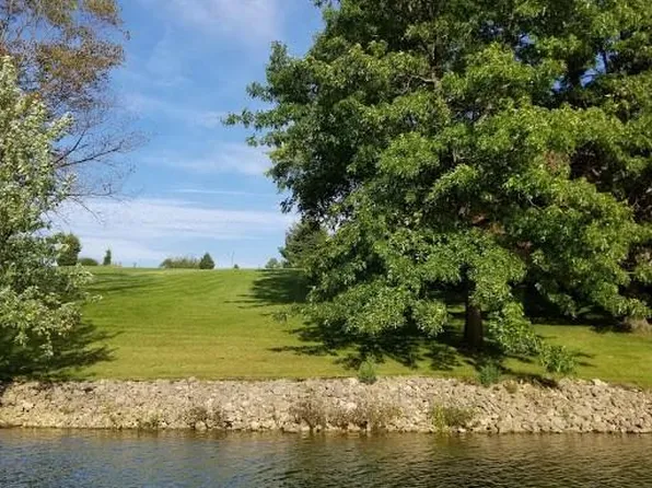 28-50 Cambridge Ct, Lanark, IL 61046