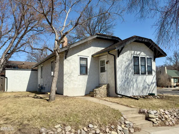 822 E Ave E, Bismarck, ND 58501