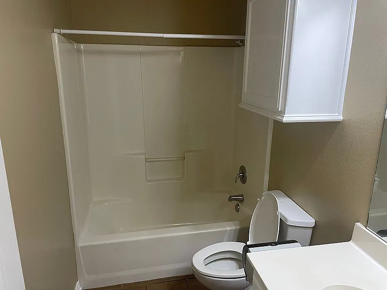 211 Patricia Ct — Photo 16