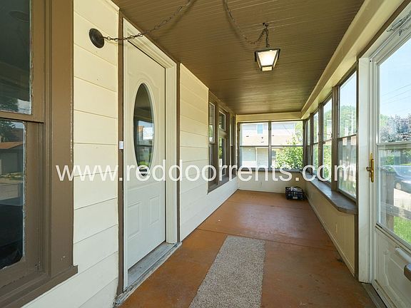 4th image of 256 Koehne St