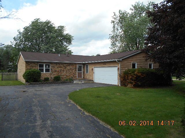 1st image of 38W090 Oak Dr