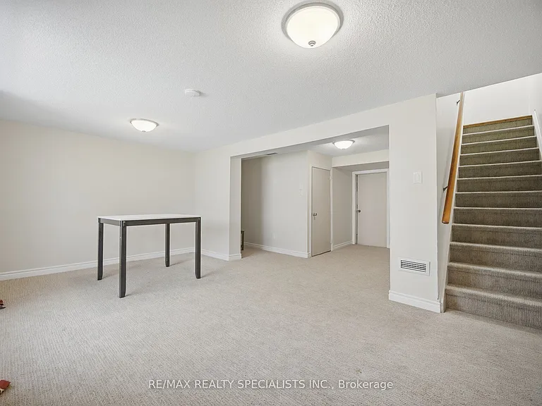 701 Burnhamthorpe Rd #106 — Photo 38