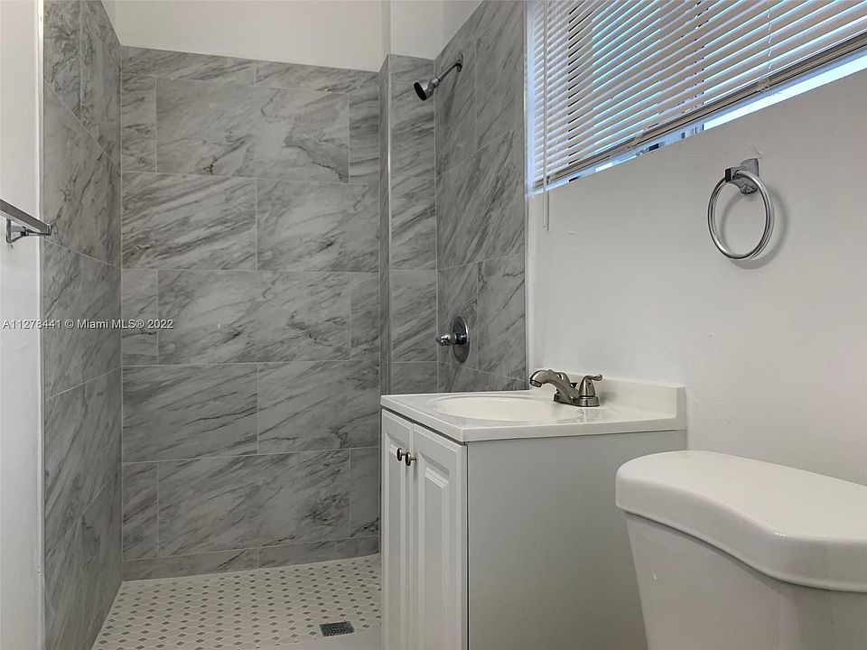 1st image of 4711 SW 31st Dr