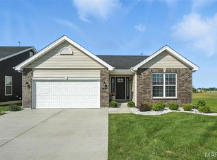 706 Palisades Dr, Saint Charles, MO 63301