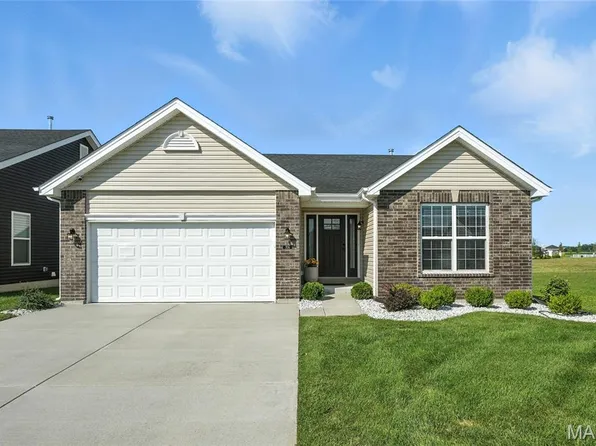 706 Palisades Dr, Saint Charles, MO 63301