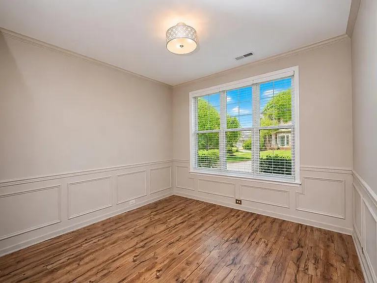 5803 Whisperwood Dr — Photo 10