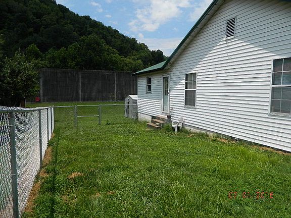 3rd image of 235 Parkway Dr