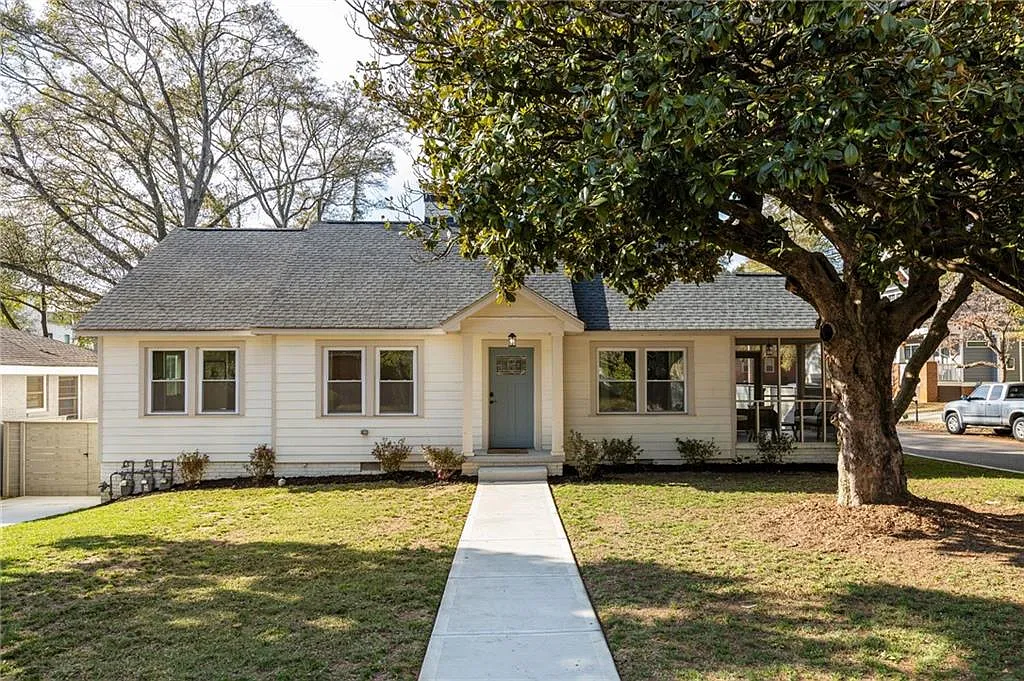 3 bed, 2.0 bath, 1140 sqft, $2,800 — Photo 1