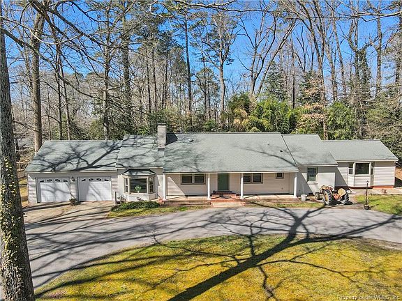 3rd image of 182 W Queens Dr