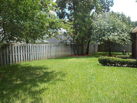 2nd image of 824 E Doty Branch Ln