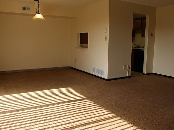 5th image of 524-528 Rebecca Ave #524C
