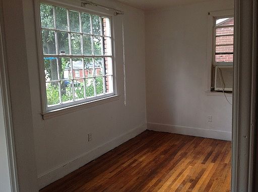 2nd image of 4925 Katy St