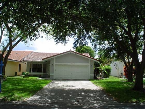1st image of 1402 NW 97th Ave