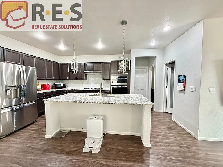 11417 Crater Lake St — Photo 4