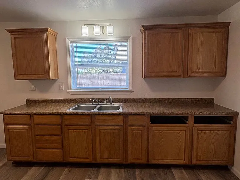 906 N Central Ave — Photo 3