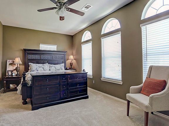 4th image of 2025 Kemah Village Dr