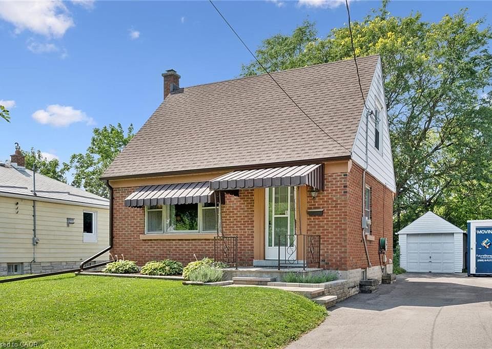 1st image of 114 Lorne Cres
