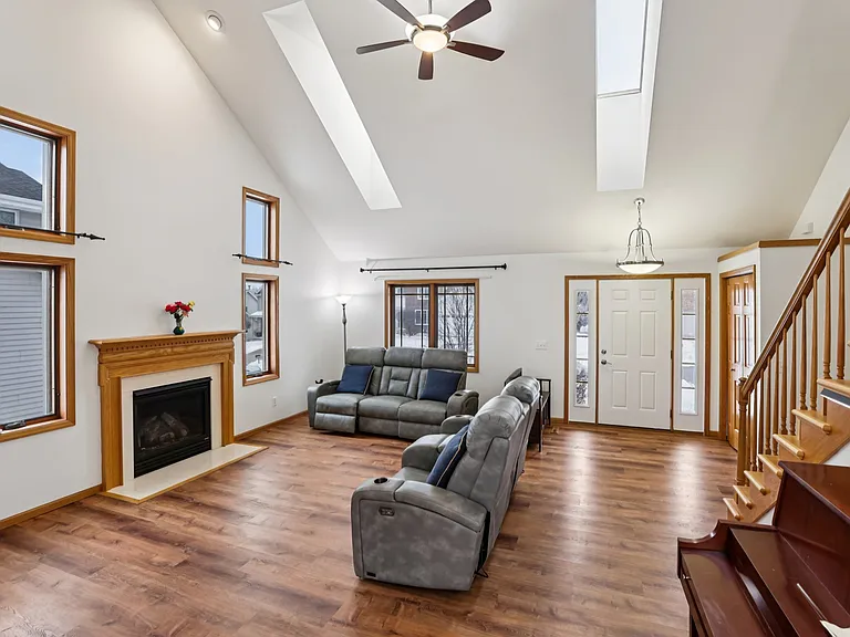 9414 Whippoorwill Way — Photo 7
