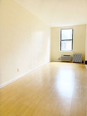 4th image of 251 W 73rd St APT 4A