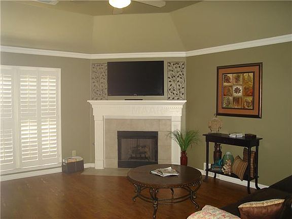 5th image of 235 Shady Oaks Dr