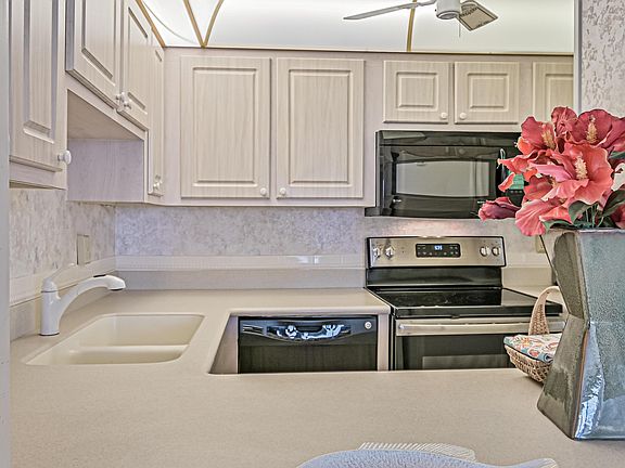 4th image of 3051 S Atlantic Ave APT 701