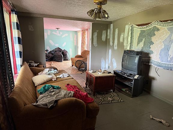 3rd image of 567 Hundley Rd