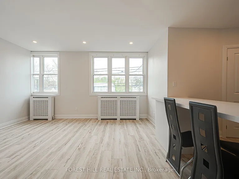 7725 Yonge St #2 — Photo 14
