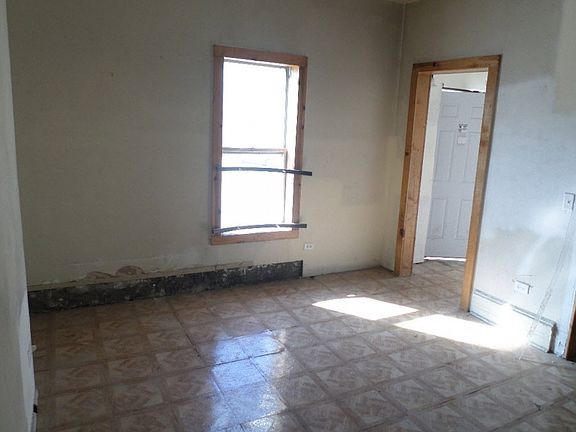 5th image of 321 N Sacramento Blvd