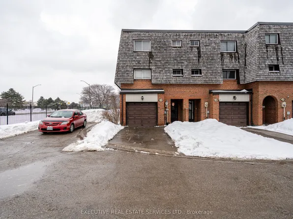 25 Briar Path, Brampton, ON L6T 2A2