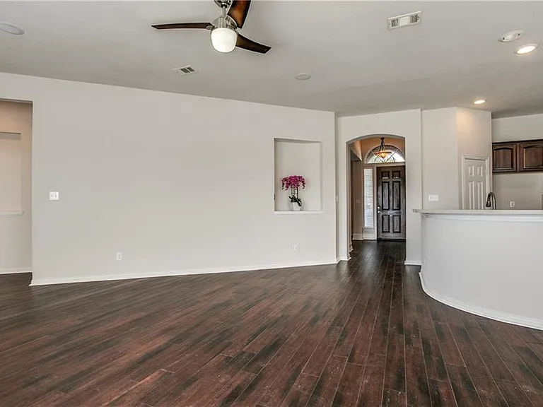4193 Victory Dr — Photo 21
