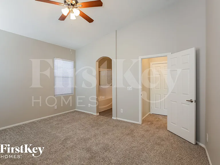609 Fiesta Del Rey Ave — Photo 9