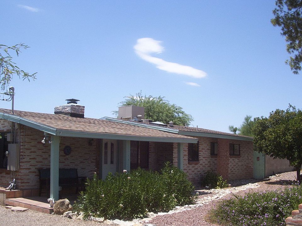 Front of house, SE side