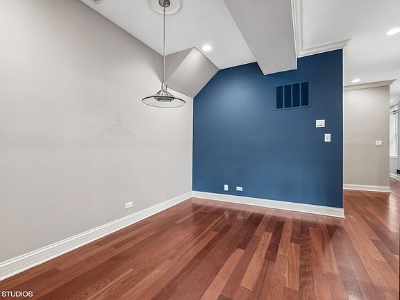 5th image of 4331 N Sacramento Ave APT 1