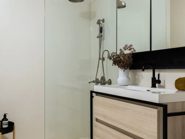 84 Forsyth Street image 8 of 11