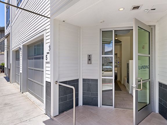 3rd image of 1694 Tiburon Blvd