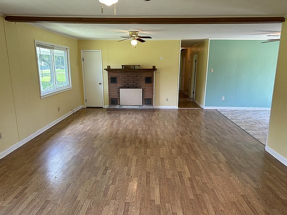Family room. Fireplace is not to be used.