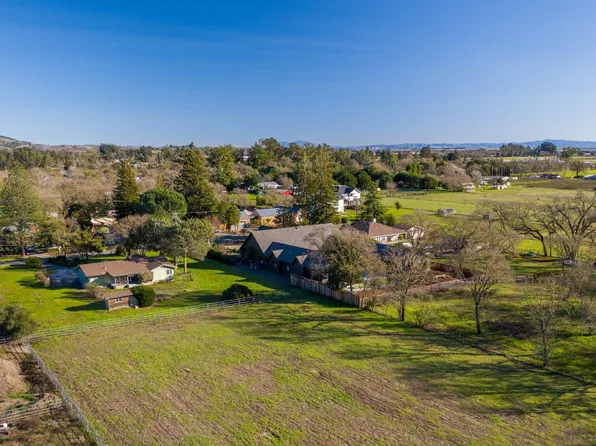 20665 Pueblo Avenue, Sonoma, CA 95476