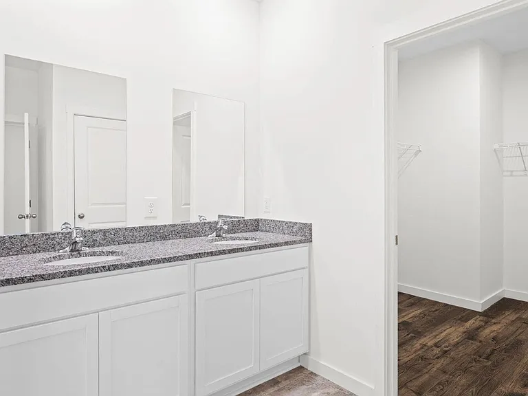 3729 Hawks Creek Dr — Photo 16