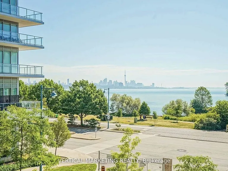 39 Annie Craig Dr #322 — Photo 14