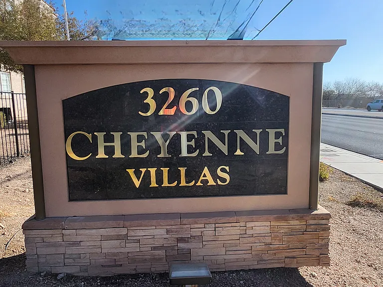 Cheyenne Villas — Photo 1