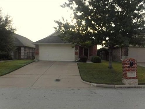 2nd image of 829 Claycourt Cir