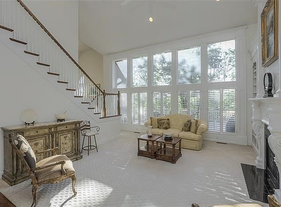 4th image of 15422 Iron Horse Cir