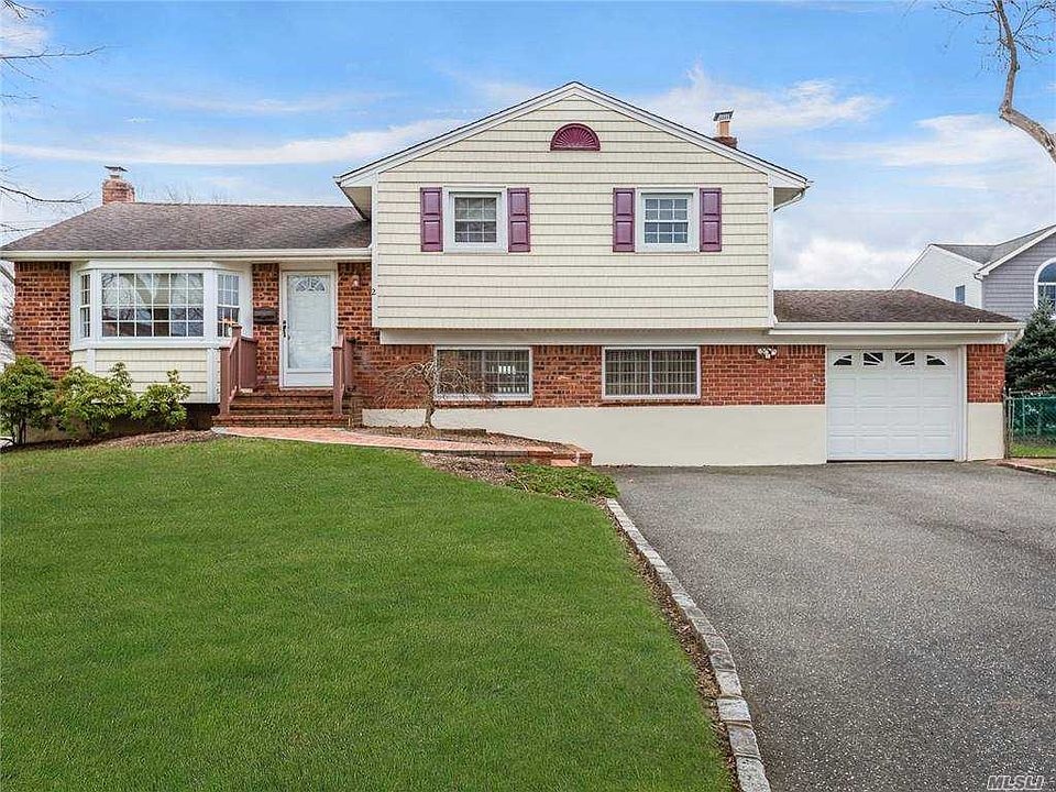 1st image of 2 Hill Ln