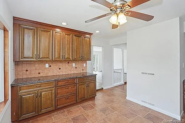 48 Link Ln — Photo 6