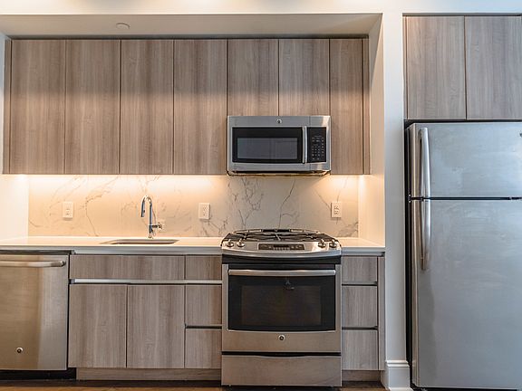 4th image of 15 Park Row APT 6A