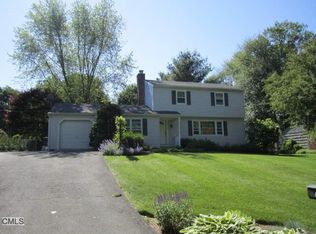 28 Benedict Rd, Bethel, CT 06801