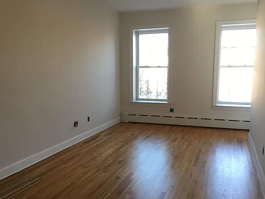 Rented by Vespa Properties Group | media 14