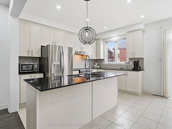 4th image of 2056 Dale Rd