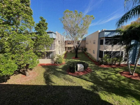 957 Flanders T, Delray Beach, FL 33484