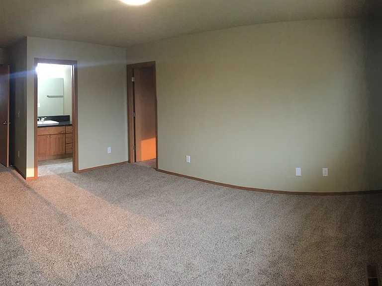 1104 N Tschirley Rd — Photo 13